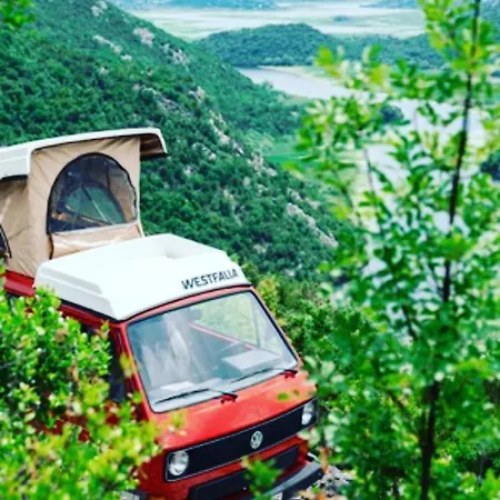 Casa vacanze Mobile - Alpha Campers Montenegro - Our Red Westfalia Bus