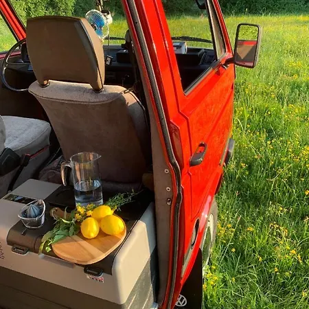 Alpha Campers Montenegro - Our Red Westfalia Bus بيت للعطل بودغوريتْسا